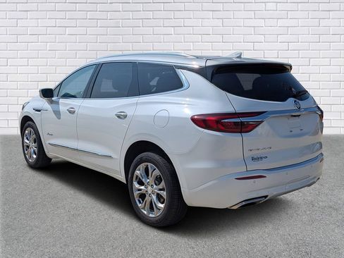 Used 2020 Buick Enclave Avenir w/ Avenir Technology Package FWD image 3