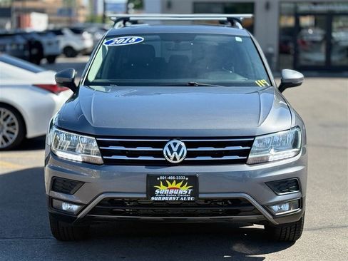 Used 2018 Volkswagen Tiguan SEL AWD/4WD image 2