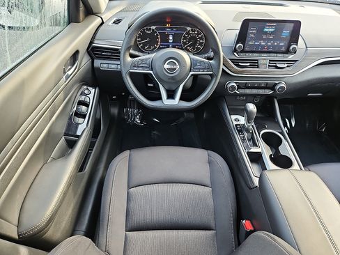 Certified 2023 Nissan Altima 2.5 SV FWD image 11