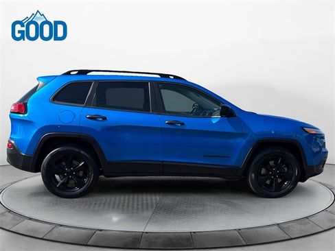 Used 2017 Jeep Cherokee Altitude image 6
