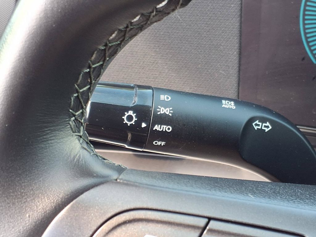 Used 2025 Hyundai Kona SEL AWD/4WD image 17