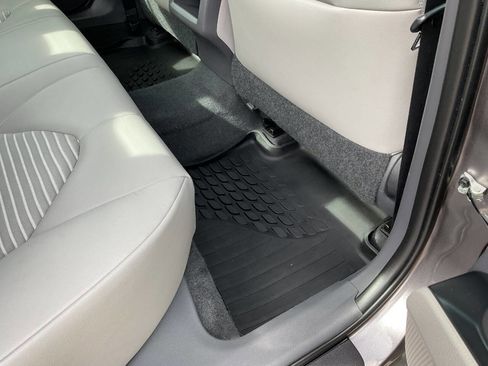 Used 2018 Toyota Camry SE w/ Moonroof Package FWD image 37