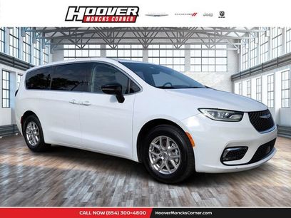 Used 2024 Chrysler Pacifica Touring-L