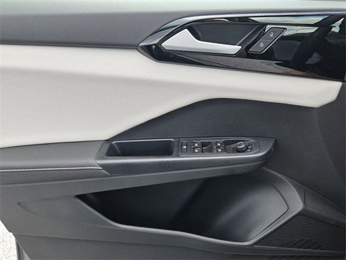 New 2025 Volkswagen Taos S image 26