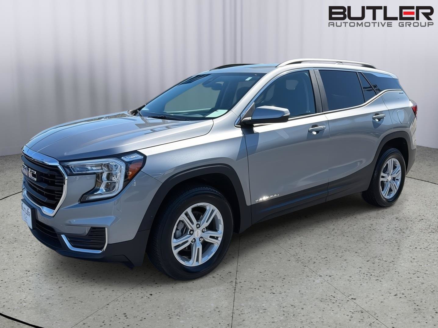 Used 2024 GMC Terrain SLE w/ Driver Convenience Package AWD/4WD image 1
