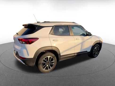 Used 2025 Chevrolet TrailBlazer LT image 13