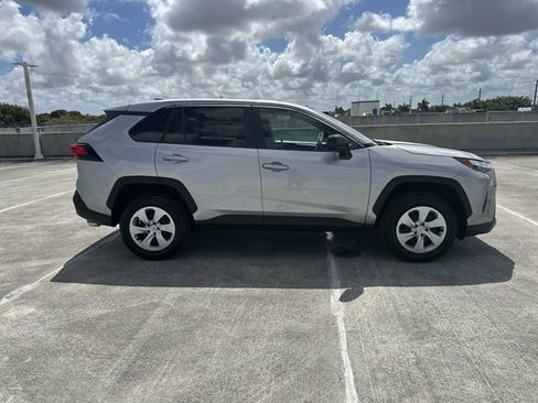 Used 2025 Toyota RAV4 LE image 37