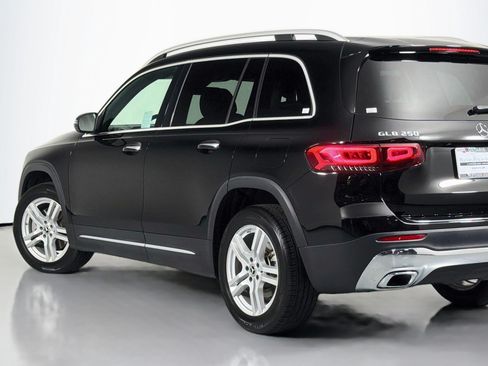 Used 2023 Mercedes-Benz GLB 250 w/ Premium Package image 15