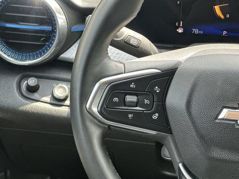 Used 2025 Chevrolet Trax LT w/ LT Convenience Package FWD image 20