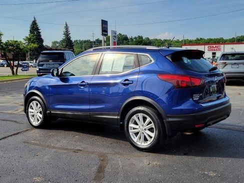 Used 2018 Nissan Rogue Sport SV AWD/4WD image 3
