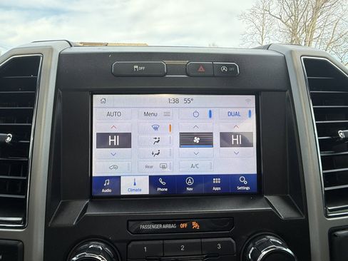 Used 2019 Ford F150 Lariat image 24