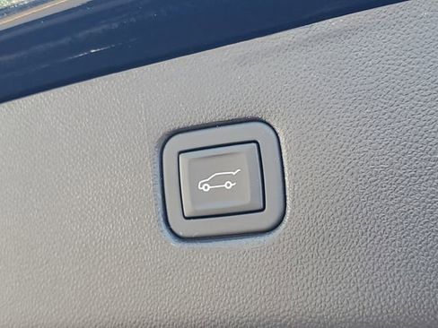 Certified 2023 Chevrolet Blazer RS w/ Enhanced Convenience Package AWD/4WD image 9