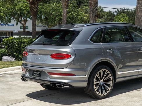 Used 2021 Bentley Bentayga AWD/4WD image 7