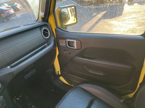 Used 2022 Jeep Wrangler Unlimited Sahara w/ Safety Group AWD/4WD image 27