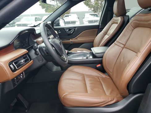 Certified 2023 Lincoln Aviator Reserve w/ Elements Package Plus image 10