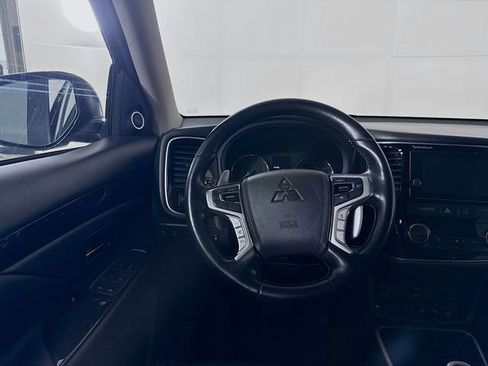 Used 2018 Mitsubishi Outlander GT image 23