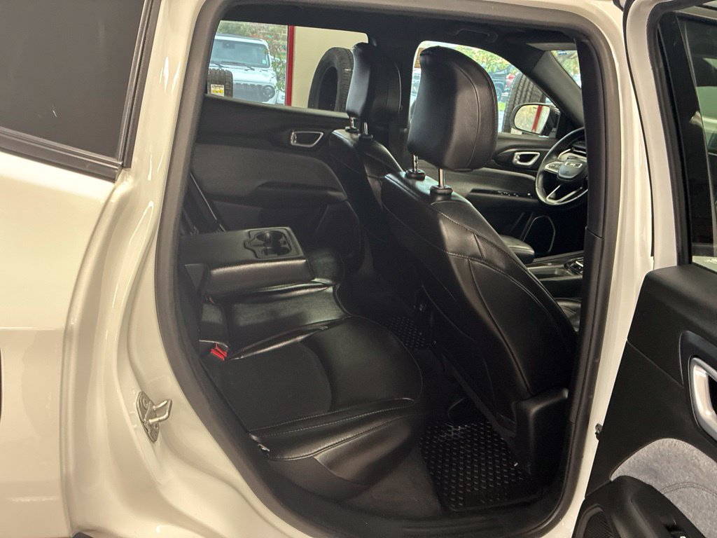 Certified 2023 Jeep Compass Latitude AWD/4WD image 29