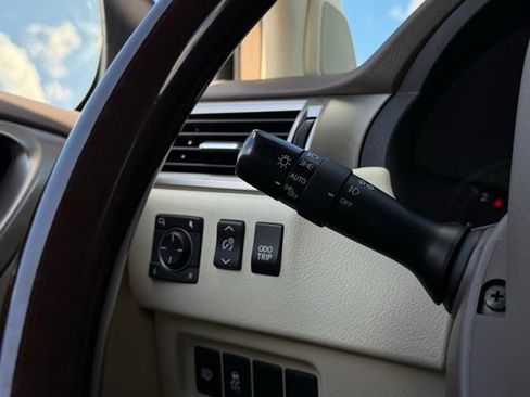 Used 2019 Lexus GX 460 Premium w/ Premium Package image 14