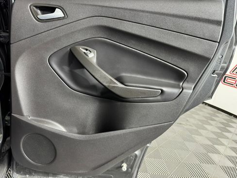 Used 2019 Ford Escape SE FWD image 39