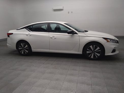 Used 2021 Nissan Altima 2.5 SR FWD image 11