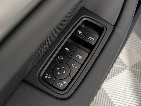New 2026 Porsche Taycan AWD/4WD image 28