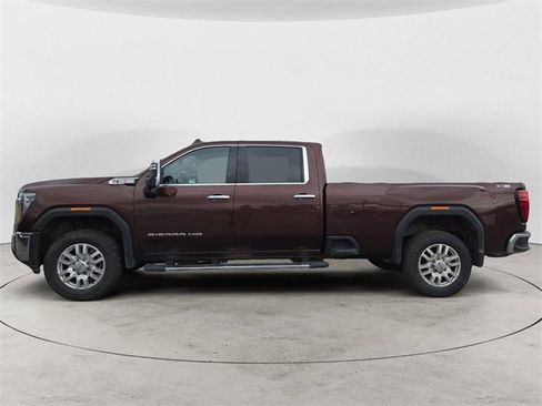 Used 2024 GMC Sierra 2500 SLT w/ SLT Premium Package image 2