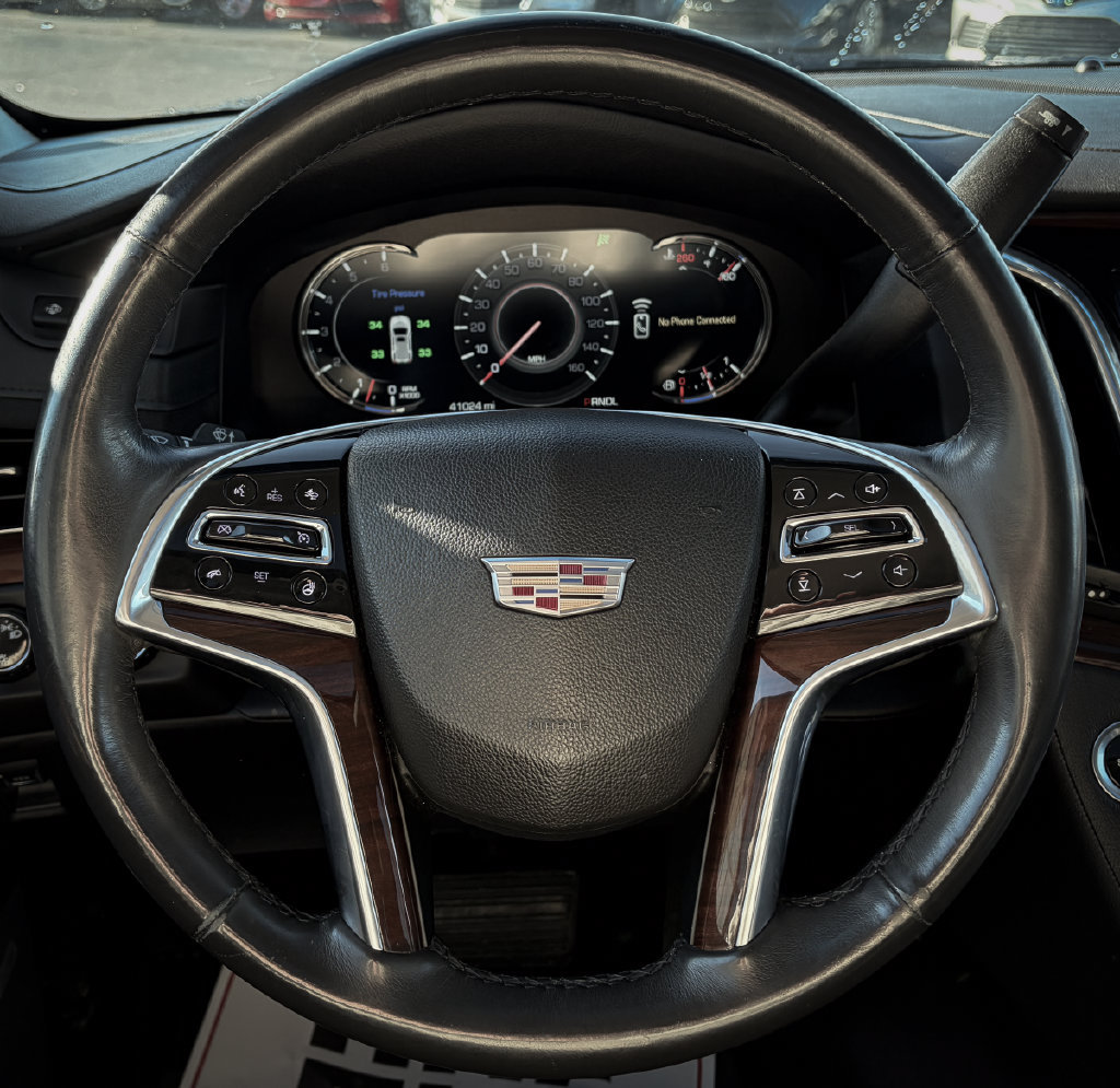 Used 2017 Cadillac Escalade Premium Luxury AWD/4WD image 12