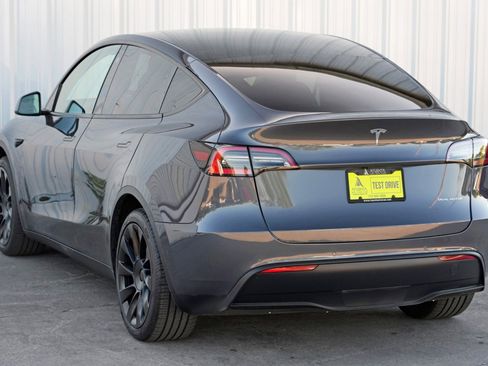Used 2021 Tesla Model Y Long Range image 47