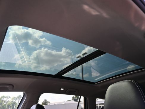 Used 2024 Volkswagen Atlas SEL image 5