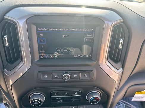 Used 2025 Chevrolet Silverado 1500 W/T image 26