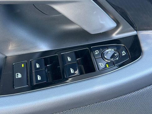 Used 2026 BMW 530i RWD image 13