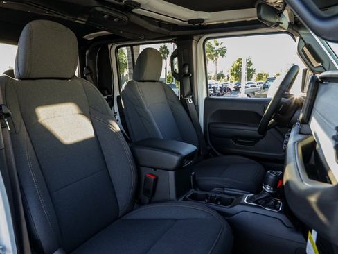 New 2026 Jeep Gladiator Sport image 18
