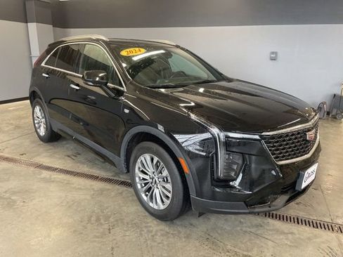 Used 2024 Cadillac XT4 Premium Luxury AWD/4WD image 2