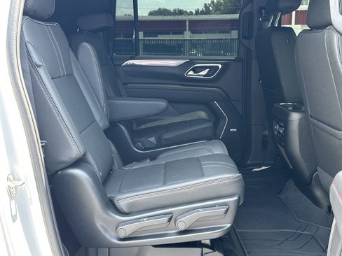 Used 2024 Chevrolet Suburban RST w/ Luxury Package AWD/4WD image 13