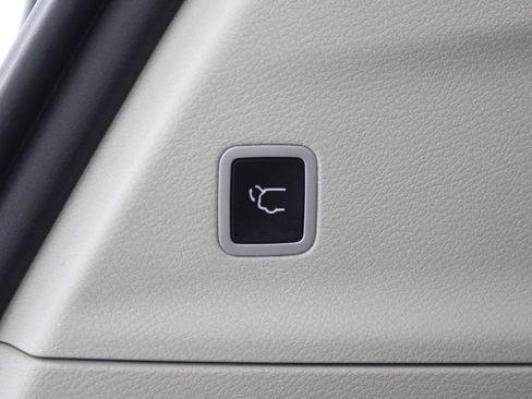 Used 2020 Chrysler Pacifica Limited FWD image 24