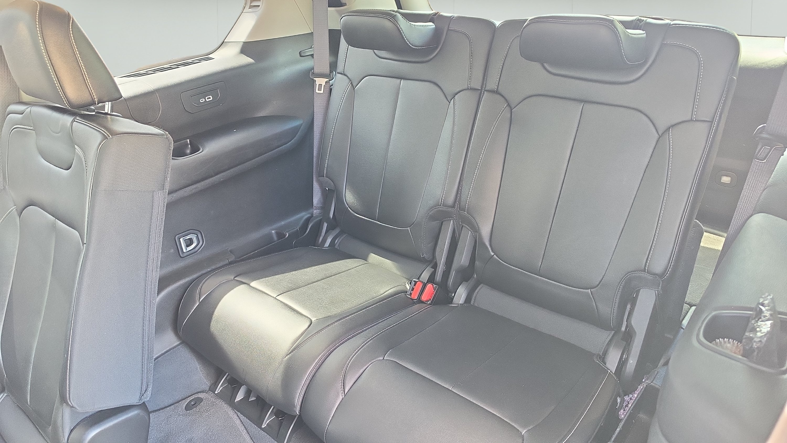 Used 2023 Jeep Grand Cherokee L Limited RWD image 21