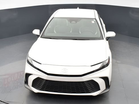 Used 2025 Toyota Camry SE image 23