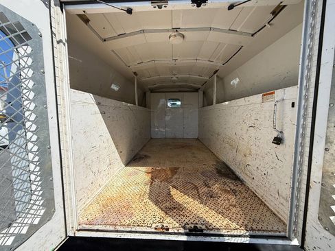 Used 2010 Chevrolet Express 3500 image 9