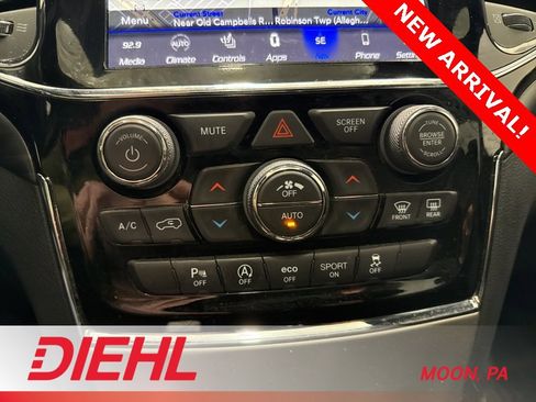 Used 2020 Jeep Grand Cherokee Altitude image 33