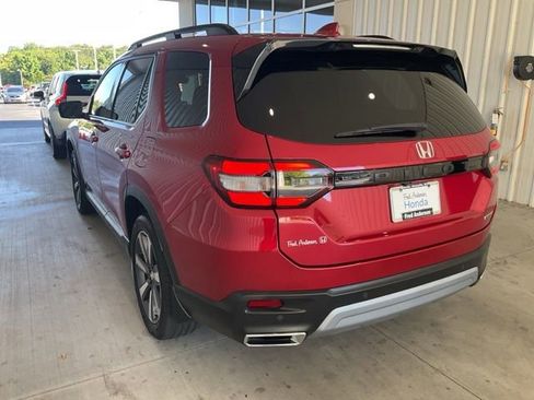 Certified 2025 Honda Pilot Touring image 23