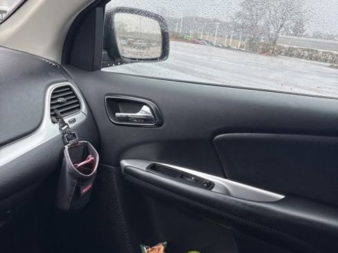 Used 2020 Dodge Journey SE w/ SE Popular Equipment Group image 16