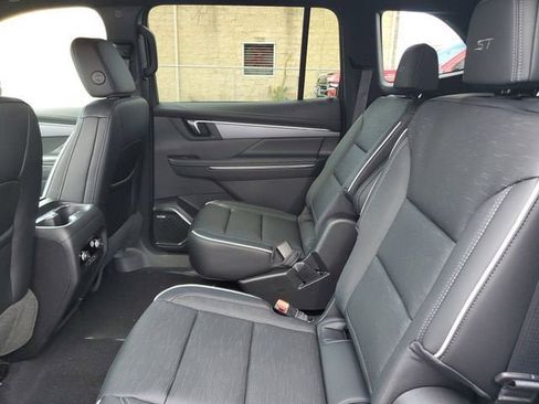 New 2026 Buick Enclave Sport Touring image 11