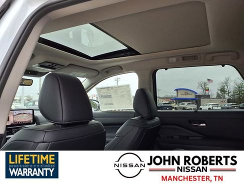 New 2026 Nissan Pathfinder SL image 9