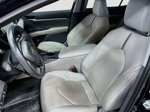Used 2023 Toyota Camry XSE FWD image 21