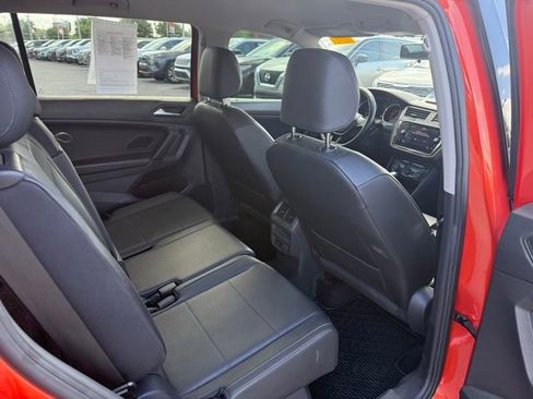 Used 2019 Volkswagen Tiguan SE image 12