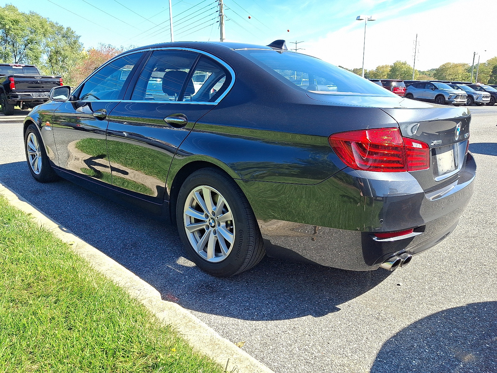 Used 2015 BMW 528i xDrive Sedan AWD/4WD image 5