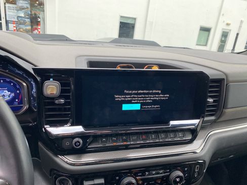 Used 2024 Chevrolet Silverado 1500 ZR2 w/ Technology Package image 6