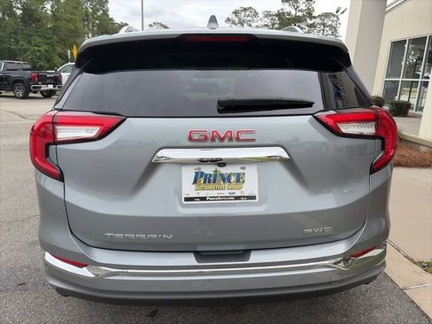 Used 2024 GMC Terrain Denali AWD/4WD image 7