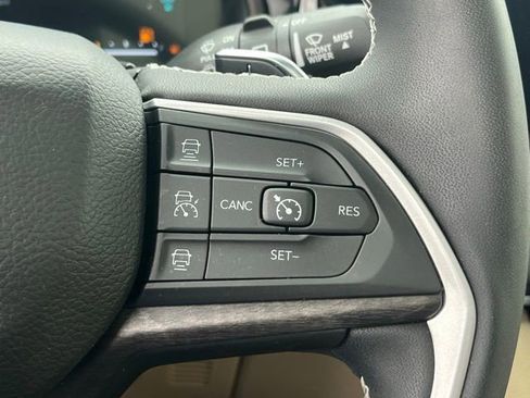 Used 2022 Jeep Grand Cherokee Limited 4xe w/ Luxury Tech Group II image 18