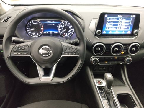 Used 2025 Nissan Sentra SV FWD image 22